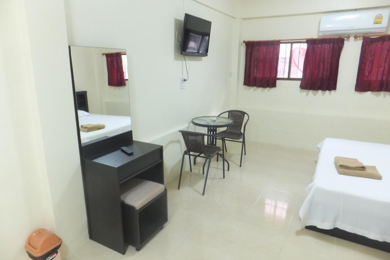 English Rose Guesthouse Pattaya Zewnętrze zdjęcie