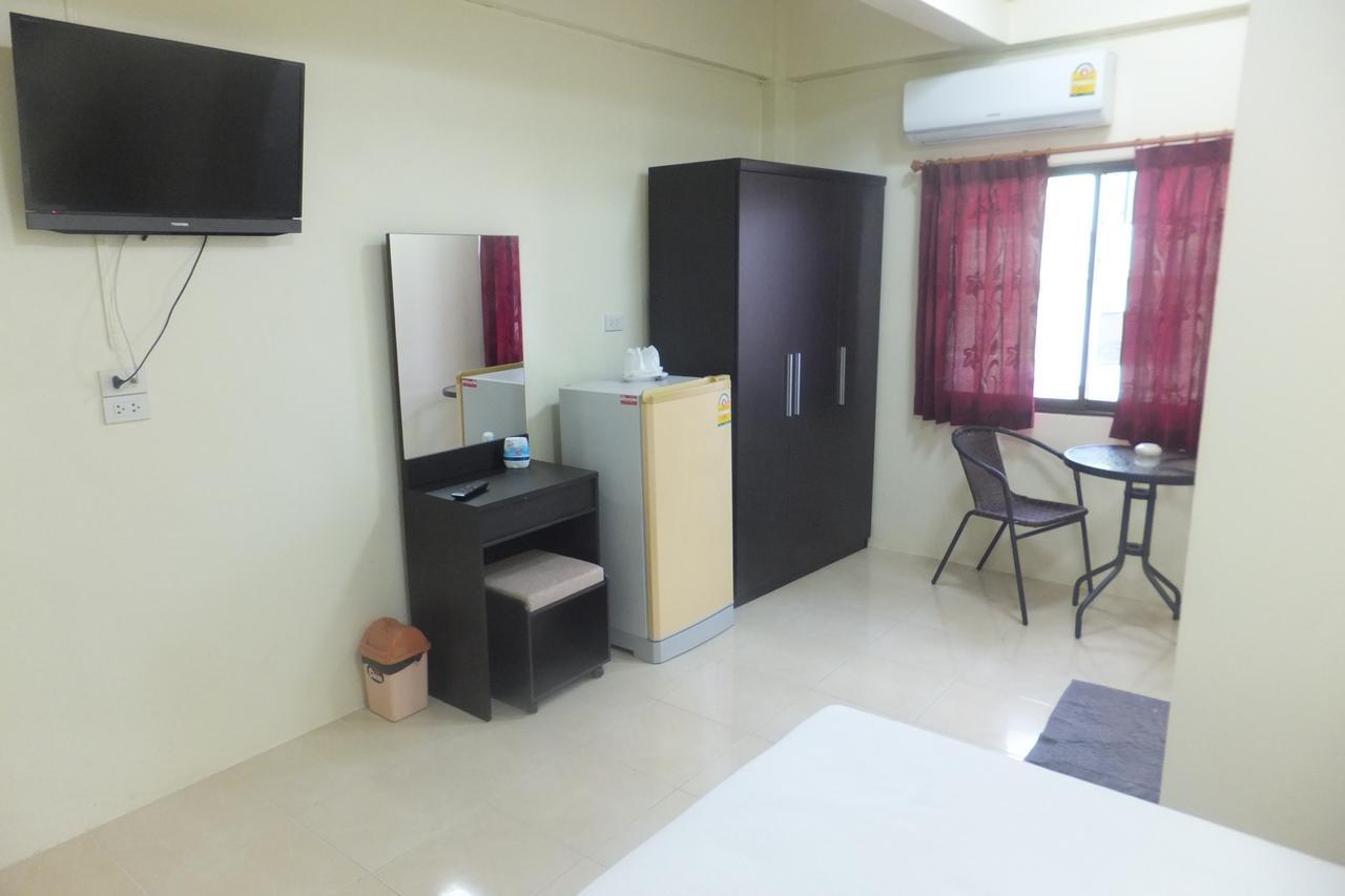 English Rose Guesthouse Pattaya Zewnętrze zdjęcie